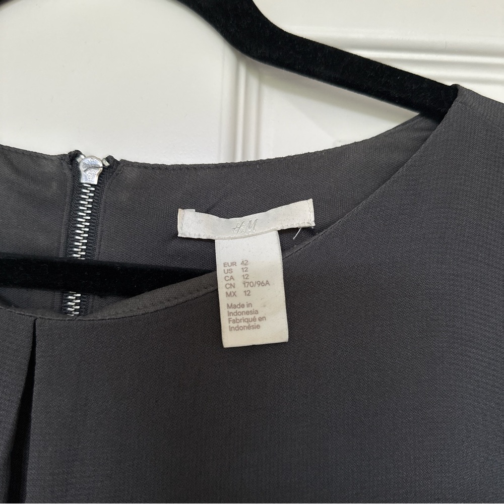 H&M Pleated Shift Dress - Picture 3 of 9